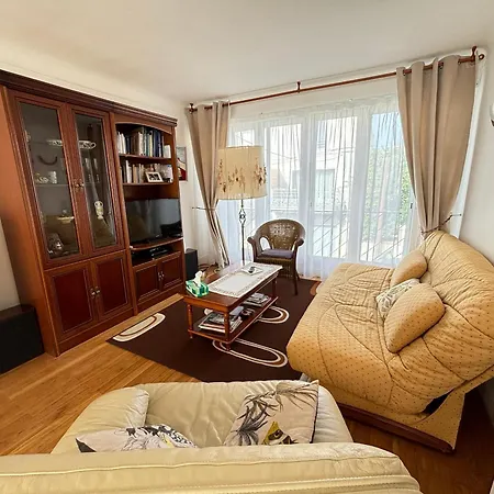 T3 Avec Garage Et Equipements Complets - Fr-1-197-612 *